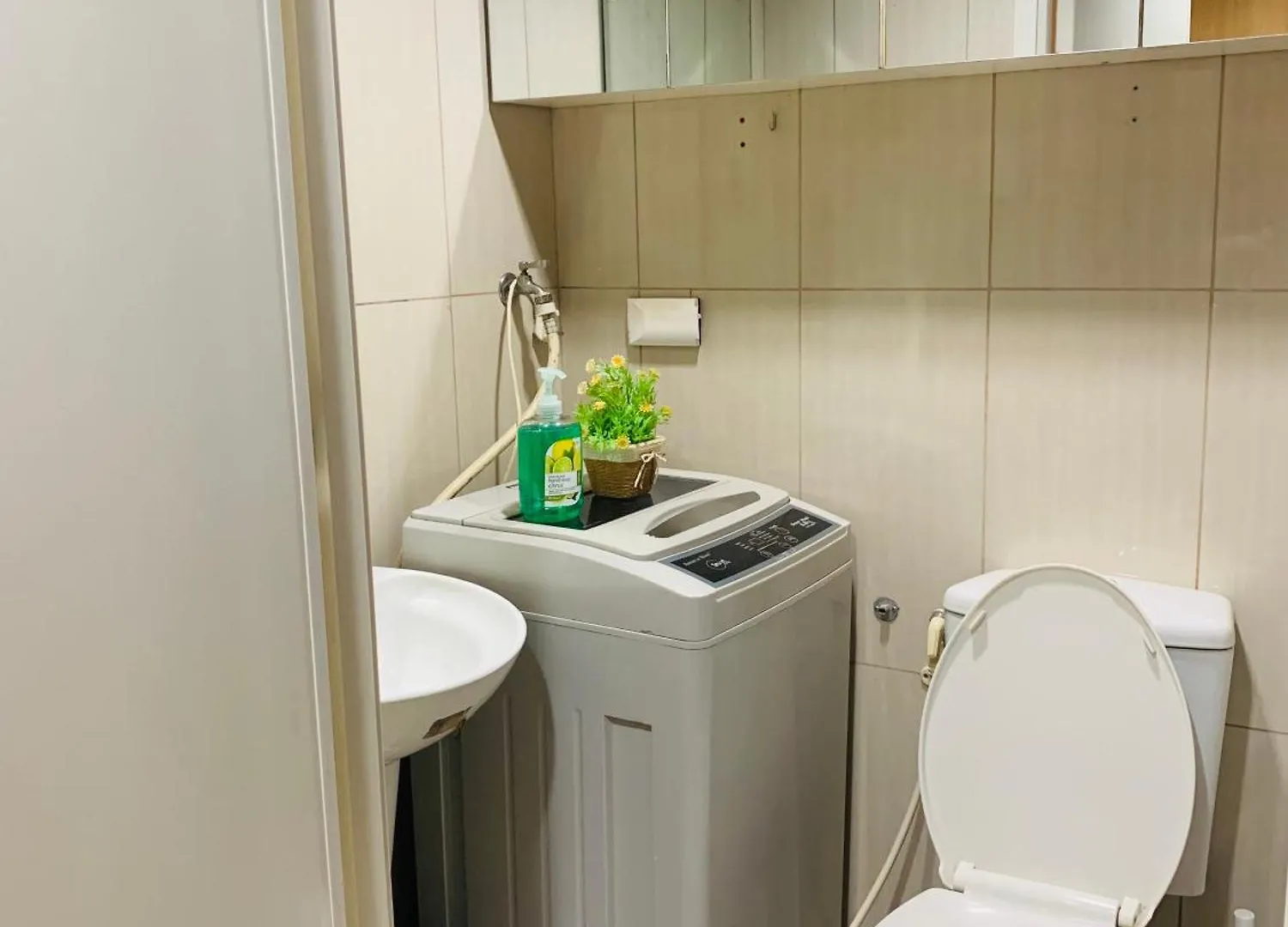 Icy Condotel In Shell Residences Manilla Appartement